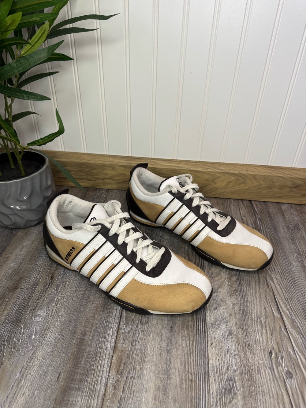 K-Swiss Mens Arvee Training Lace Up Athletic Sneakers White Tan Brown Suede 10.5